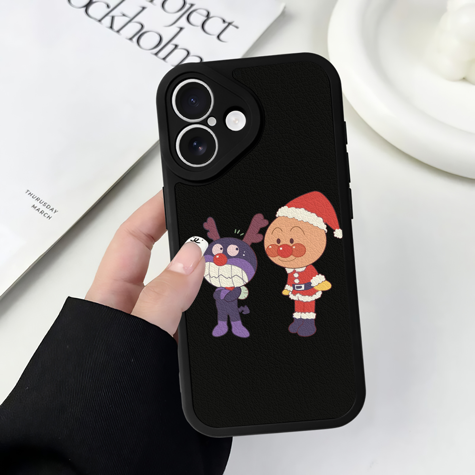 （画像用） アンパンマン Anpanman 【iPhone 16シリーズ対応】シリコンスマホケース（レザー調） 材質：シリコン